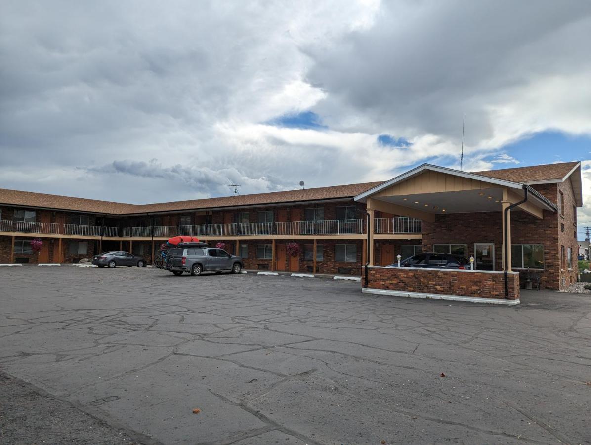 Henry'S Fork Inn Saint Anthony Exteriör bild