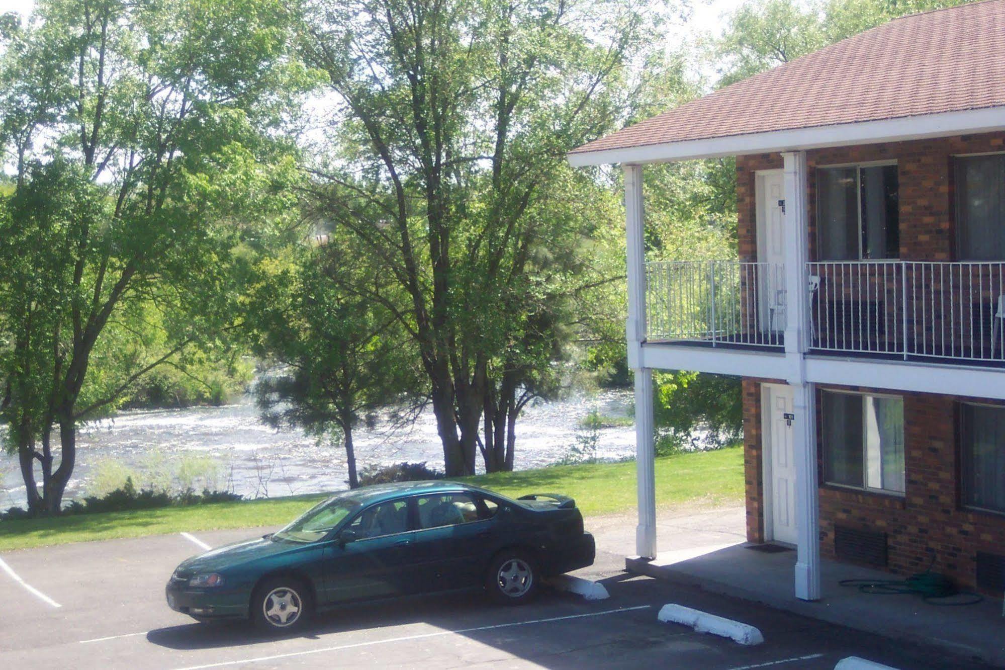 Henry'S Fork Inn Saint Anthony Exteriör bild